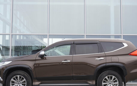 Mitsubishi Pajero Sport III рестайлинг, 2018 год, 2 989 000 рублей, 8 фотография