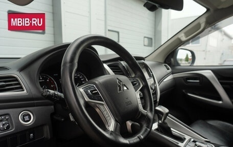 Mitsubishi Pajero Sport III рестайлинг, 2018 год, 2 989 000 рублей, 11 фотография