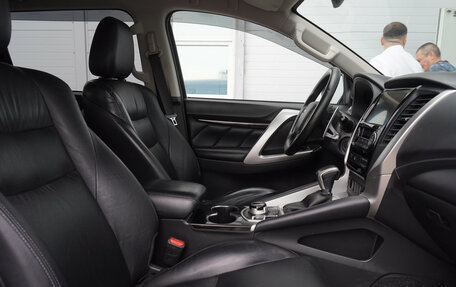Mitsubishi Pajero Sport III рестайлинг, 2018 год, 2 989 000 рублей, 21 фотография