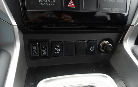 Mitsubishi Pajero Sport III рестайлинг, 2018 год, 2 989 000 рублей, 18 фотография