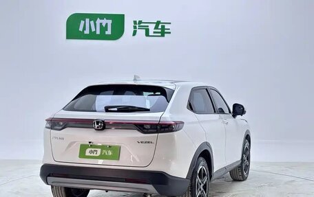 Honda Vezel, 2024 год, 4 фотография