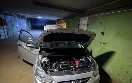 Hyundai Solaris II рестайлинг, 2013 год, 680 000 рублей, 3 фотография