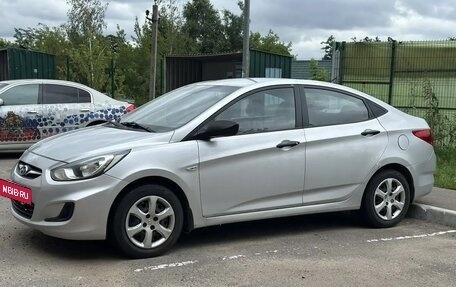 Hyundai Solaris II рестайлинг, 2013 год, 680 000 рублей, 4 фотография