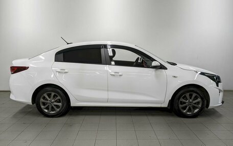 KIA Rio IV, 2021 год, 1 590 000 рублей, 4 фотография