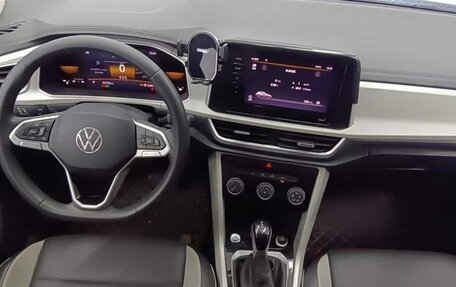 Volkswagen T-Roc I, 2023 год, 1 630 000 рублей, 11 фотография