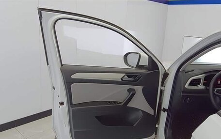 Volkswagen T-Roc I, 2023 год, 1 630 000 рублей, 16 фотография