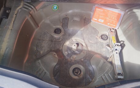 Toyota Ractis II, 2012 год, 780 000 рублей, 9 фотография