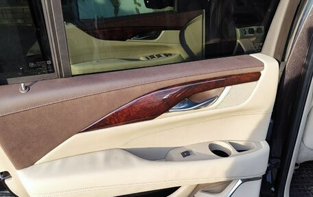 Cadillac Escalade IV, 2015 год, 2 900 000 рублей, 12 фотография