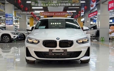 BMW 1 серия, 2022 год, 1 670 000 рублей, 2 фотография