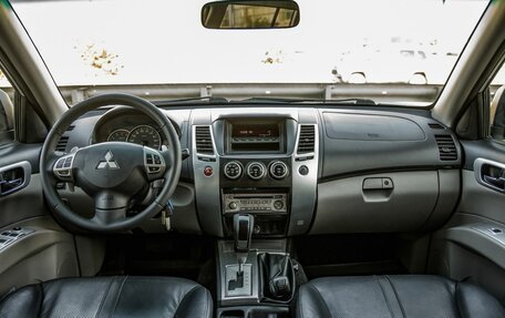 Mitsubishi Pajero Sport II рестайлинг, 2011 год, 1 888 000 рублей, 13 фотография