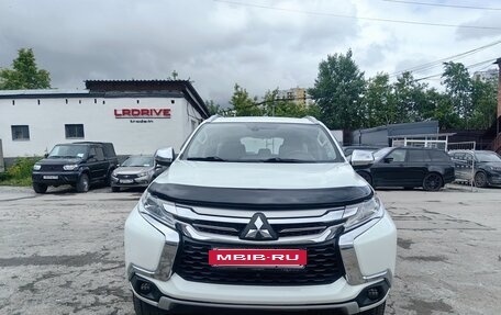 Mitsubishi Pajero Sport III рестайлинг, 2018 год, 3 200 000 рублей, 2 фотография