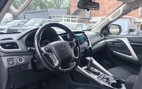 Mitsubishi Pajero Sport III рестайлинг, 2018 год, 3 200 000 рублей, 9 фотография