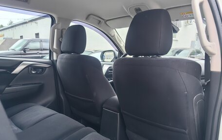 Mitsubishi Pajero Sport III рестайлинг, 2018 год, 3 200 000 рублей, 16 фотография