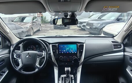 Mitsubishi Pajero Sport III рестайлинг, 2018 год, 3 200 000 рублей, 21 фотография