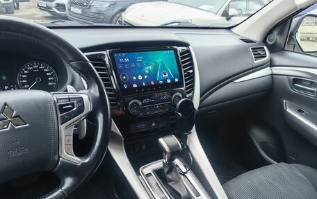Mitsubishi Pajero Sport III рестайлинг, 2018 год, 3 200 000 рублей, 26 фотография