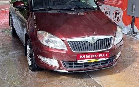 Skoda Fabia II, 2011 год, 800 000 рублей, 2 фотография