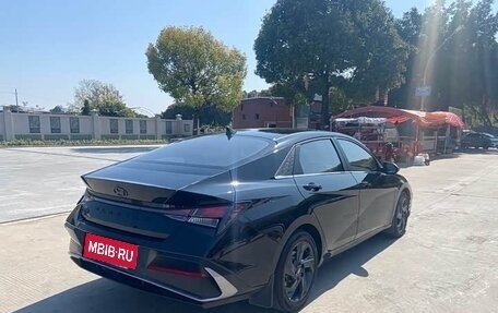 Hyundai Elantra, 2023 год, 1 350 000 рублей, 4 фотография