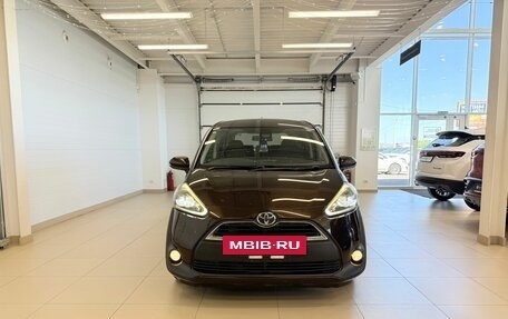 Toyota Sienta II, 2016 год, 1 349 000 рублей, 9 фотография