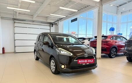 Toyota Sienta II, 2016 год, 1 349 000 рублей, 8 фотография