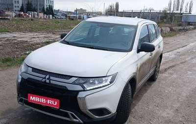 Mitsubishi Outlander III рестайлинг 3, 2021 год, 2 450 000 рублей, 1 фотография