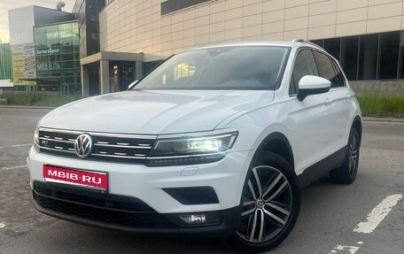 Volkswagen Tiguan II, 2020 год, 2 390 000 рублей, 1 фотография