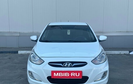 Hyundai Solaris II рестайлинг, 2013 год, 640 000 рублей, 2 фотография