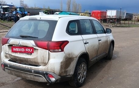 Mitsubishi Outlander III рестайлинг 3, 2021 год, 2 450 000 рублей, 3 фотография