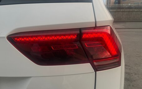Volkswagen Tiguan II, 2020 год, 2 390 000 рублей, 15 фотография