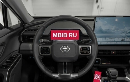 Toyota RAV4, 2025 год, 4 000 000 рублей, 11 фотография