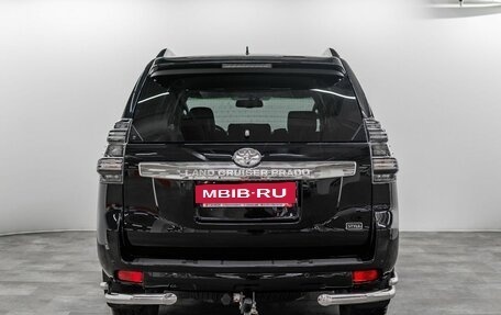 Toyota Land Cruiser Prado 150 рестайлинг 2, 2016 год, 3 340 000 рублей, 5 фотография