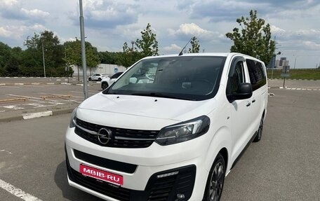 Opel Zafira Life I, 2022 год, 3 400 000 рублей, 2 фотография
