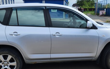 Toyota RAV4, 2005 год, 890 000 рублей, 4 фотография