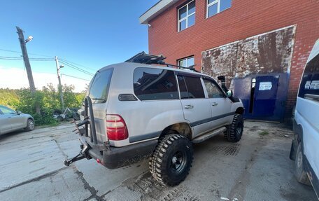 Toyota Land Cruiser 100 рестайлинг 2, 2003 год, 1 800 000 рублей, 6 фотография