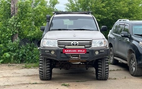 Toyota Land Cruiser 100 рестайлинг 2, 2003 год, 1 800 000 рублей, 2 фотография