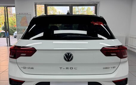 Volkswagen T-Roc I, 2022 год, 1 525 000 рублей, 5 фотография