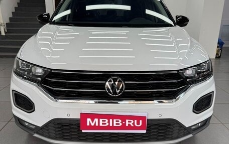 Volkswagen T-Roc I, 2022 год, 1 525 000 рублей, 2 фотография