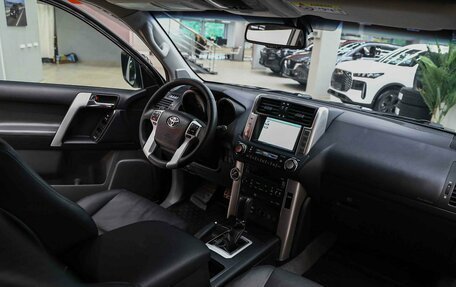 Toyota Land Cruiser Prado 150 рестайлинг 2, 2013 год, 2 750 000 рублей, 5 фотография