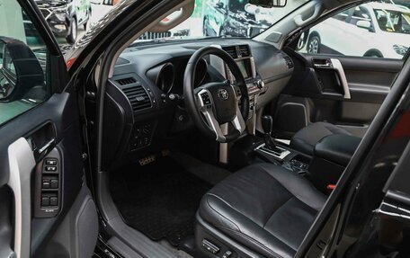 Toyota Land Cruiser Prado 150 рестайлинг 2, 2013 год, 2 750 000 рублей, 7 фотография