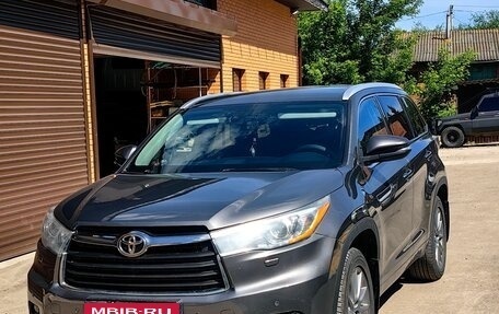 Toyota Highlander III, 2014 год, 2 990 000 рублей, 1 фотография