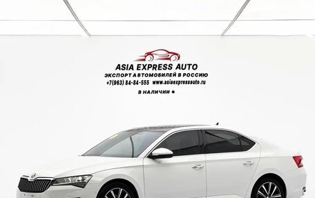 Skoda Superb III рестайлинг, 2023 год, 1 800 000 рублей, 1 фотография