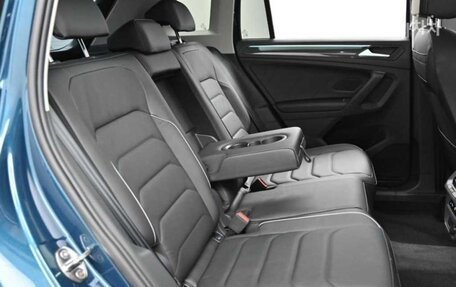 Volkswagen Tiguan II, 2021 год, 2 865 000 рублей, 8 фотография