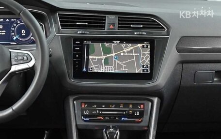 Volkswagen Tiguan II, 2021 год, 2 865 000 рублей, 10 фотография