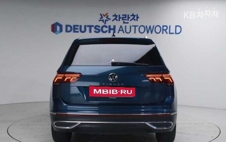 Volkswagen Tiguan II, 2021 год, 2 865 000 рублей, 4 фотография