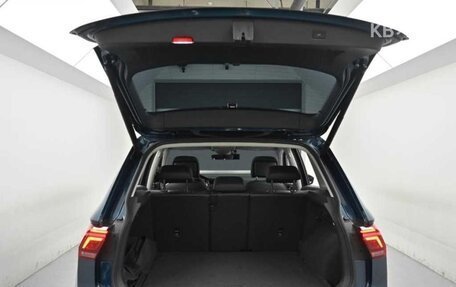 Volkswagen Tiguan II, 2021 год, 2 865 000 рублей, 15 фотография