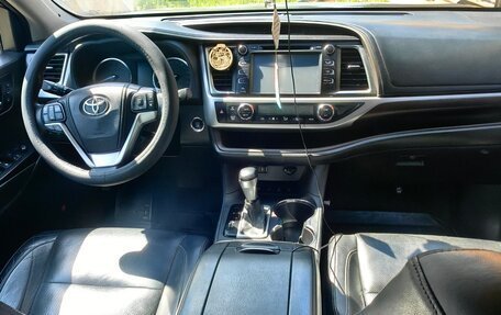 Toyota Highlander III, 2014 год, 2 990 000 рублей, 4 фотография