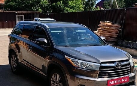 Toyota Highlander III, 2014 год, 2 990 000 рублей, 2 фотография