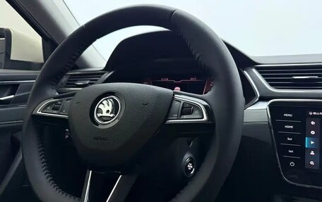Skoda Superb III рестайлинг, 2023 год, 1 800 000 рублей, 9 фотография