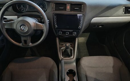 Volkswagen Jetta VI, 2012 год, 999 000 рублей, 11 фотография