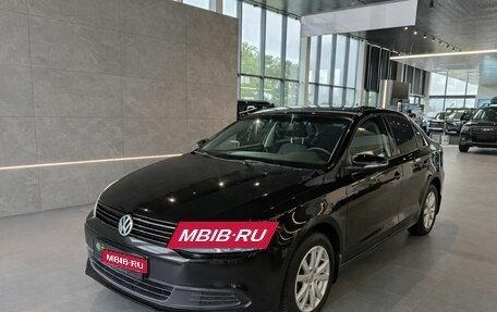 Volkswagen Jetta VI, 2012 год, 999 000 рублей, 3 фотография