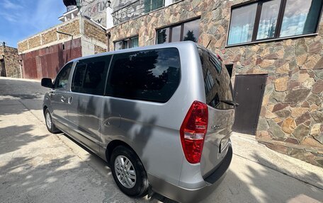 Hyundai H-1 II рестайлинг, 2016 год, 2 470 000 рублей, 2 фотография